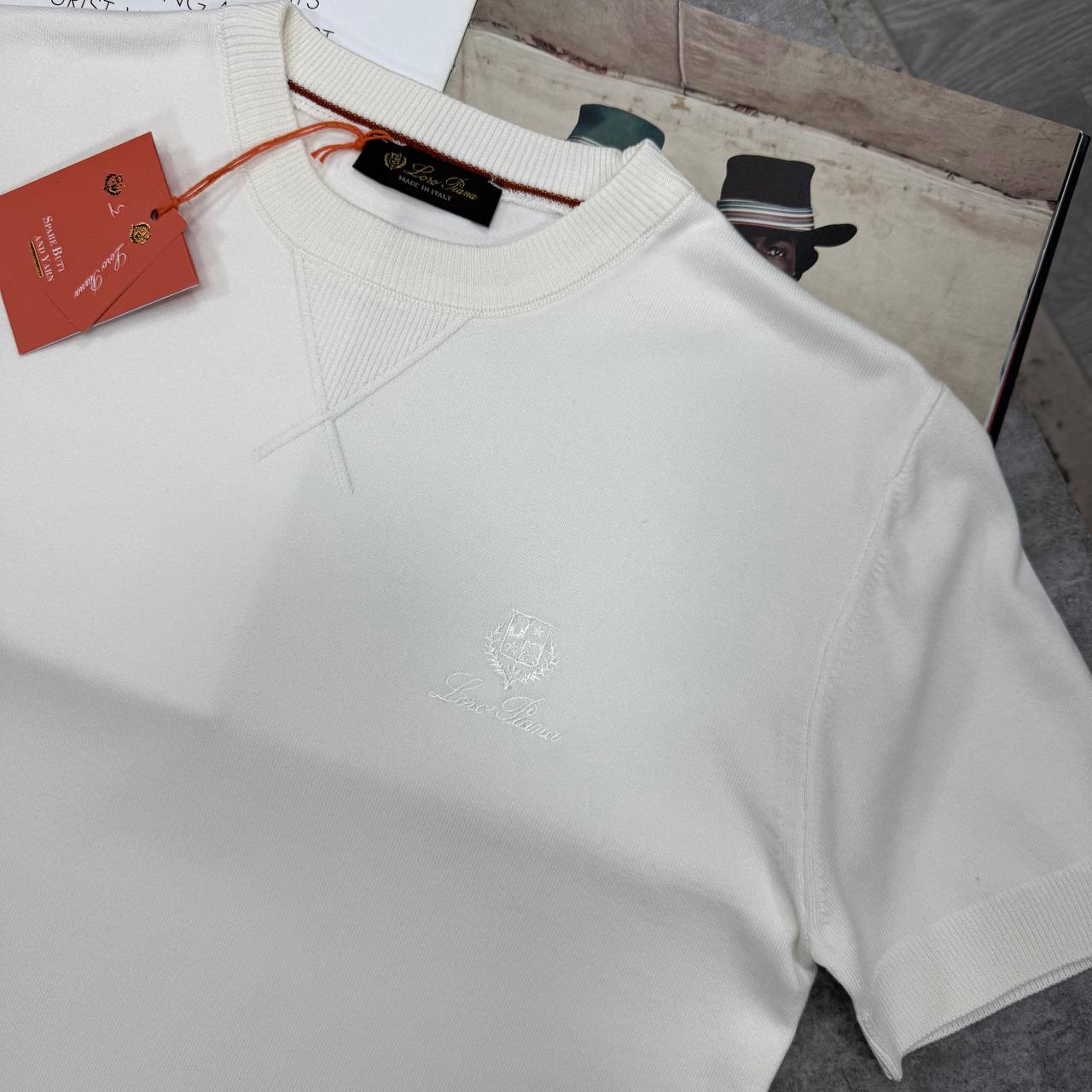 LORO KNIT V-NECK TSHIRT - WHITE