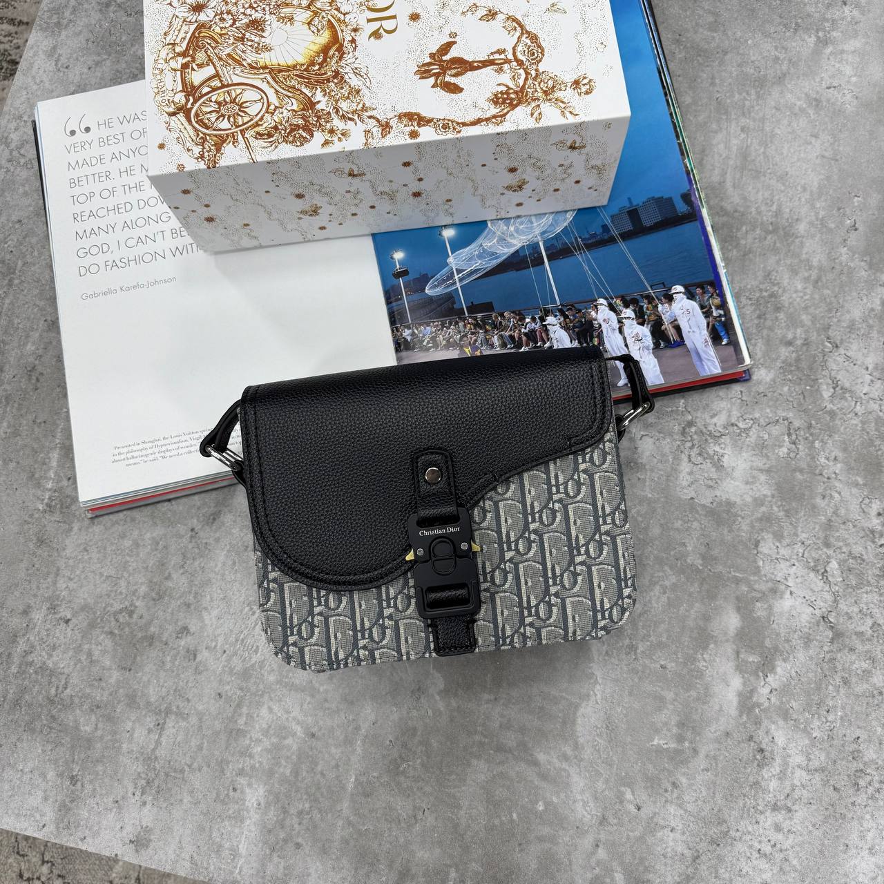 CD SADDLE MESSENGER BAG - BLACK / GREY