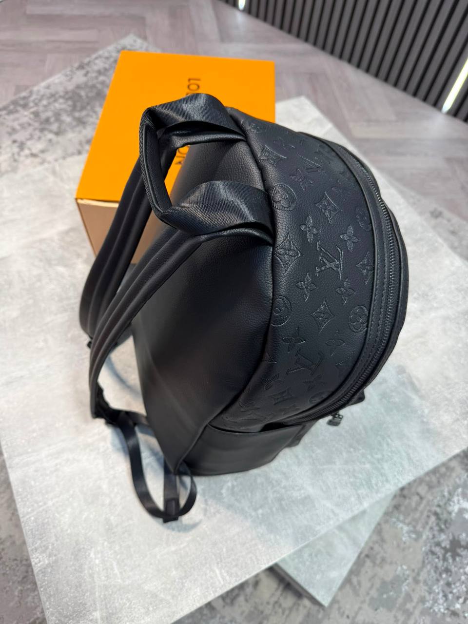 LVE MONOGRAM BACKPACK - BLACK