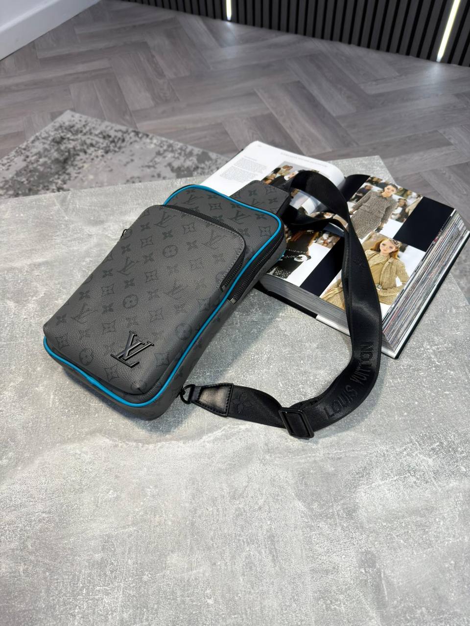 LVE SLING BAG - GREY / AQUA