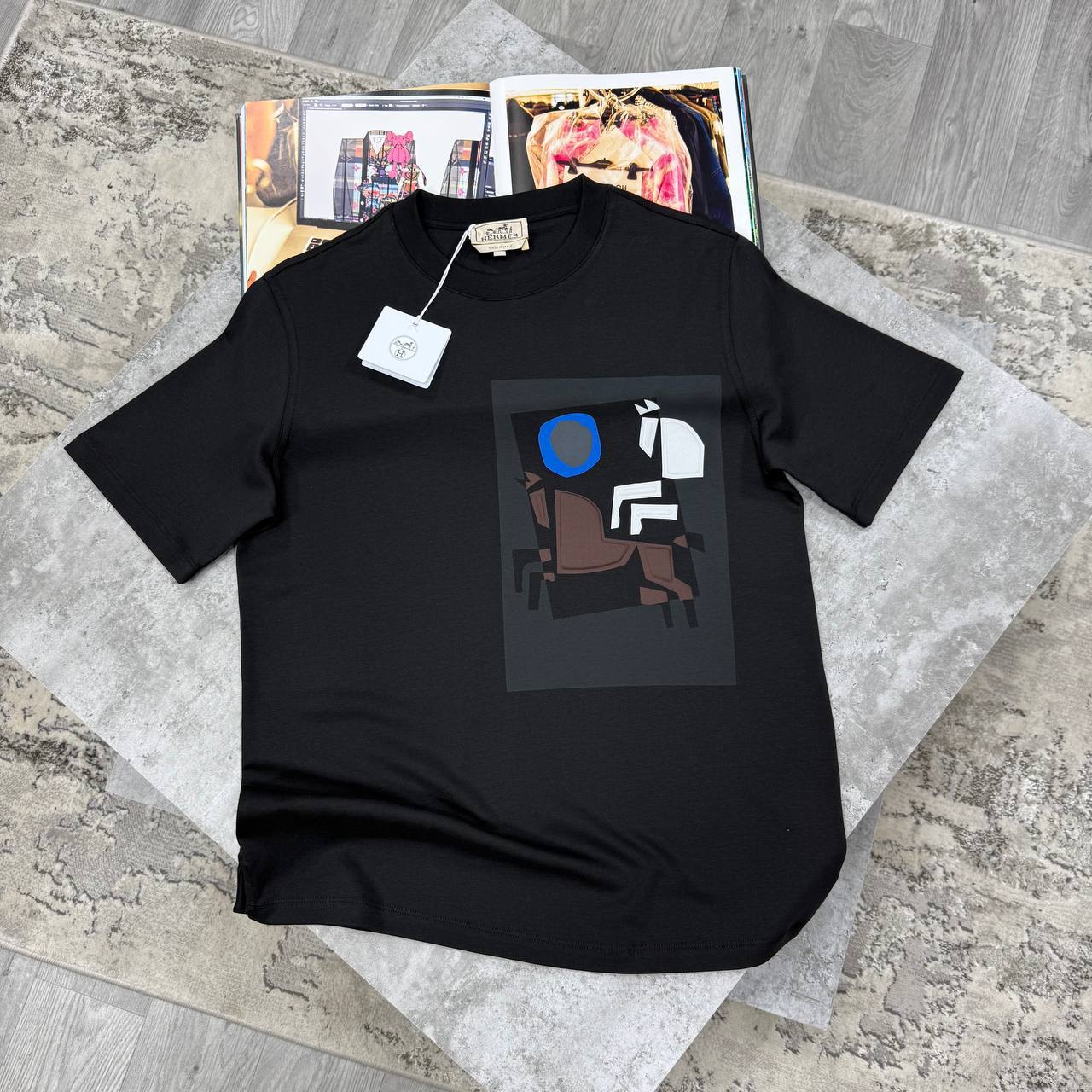H EMBOSSED TSHIRT -BLACK